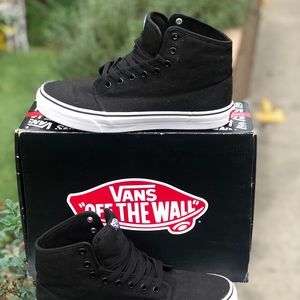 Vans 106 Hi Black/True White